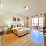 Victoria Boulevard With Pool By Homing Vilamoura
